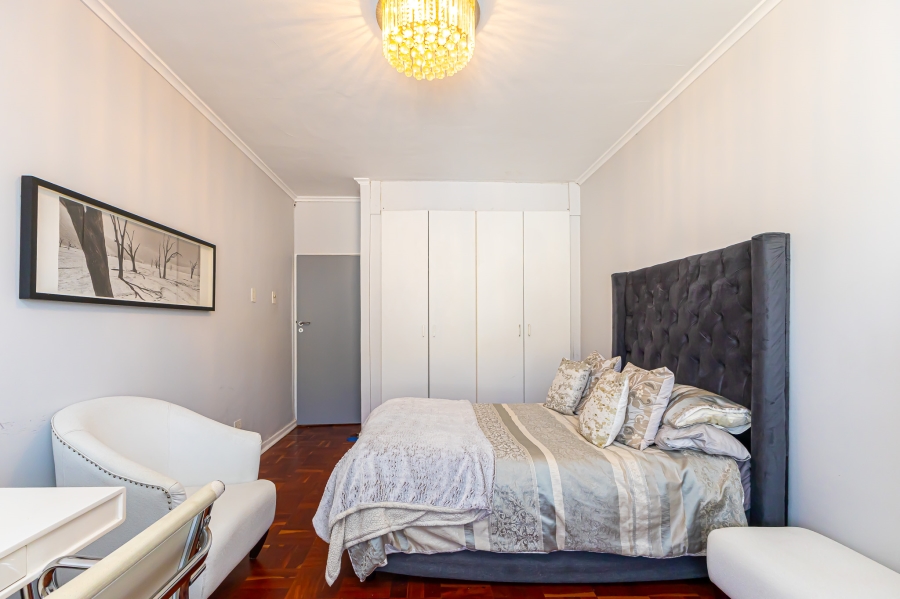 To Let 3 Bedroom Property for Rent in Sea Point Western Cape